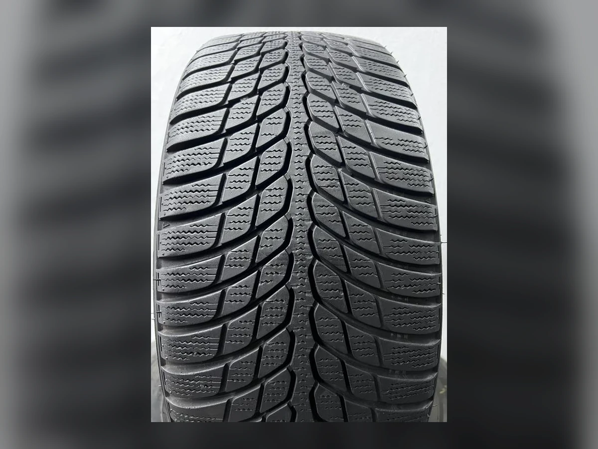 Bridgestone — 225/40 R18 — Bridgestone 225/40 R18 Зима (липучка) 2 шт (Пара) — 6.5