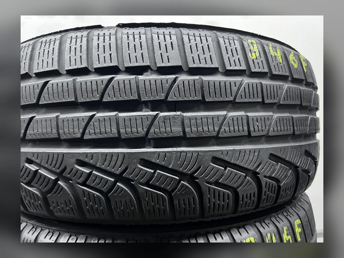 Pirelli — Pirelli 215/45 R18 — 215/45 R18