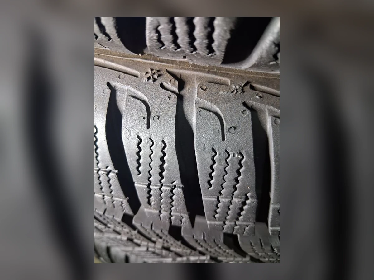 Goodyear — 215/55 R17 — Goodyear 215/55 R17 Зима (липучка) 4 шт (Комплект) — 6.0