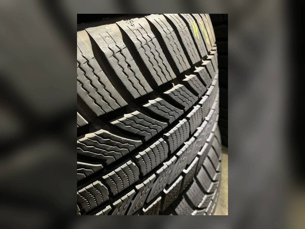 Continental — 215/55 R17 — Continental 215/55 R17 Зима (липучка) 4 шт (Комплект) — 4.0