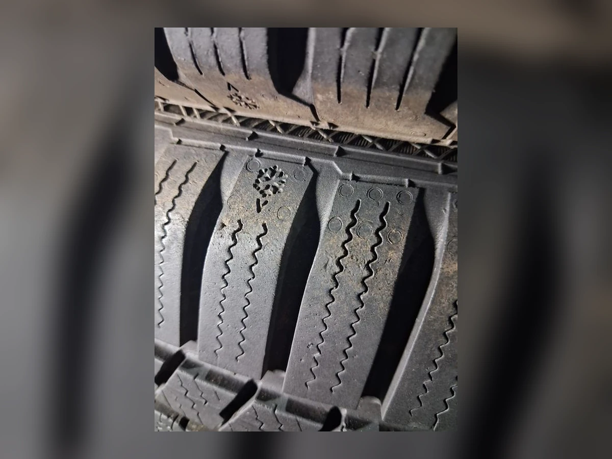 Continental — 215/55 R17 — Continental 215/55 R17 Зима (липучка) 4 шт (Комплект) — 6.5