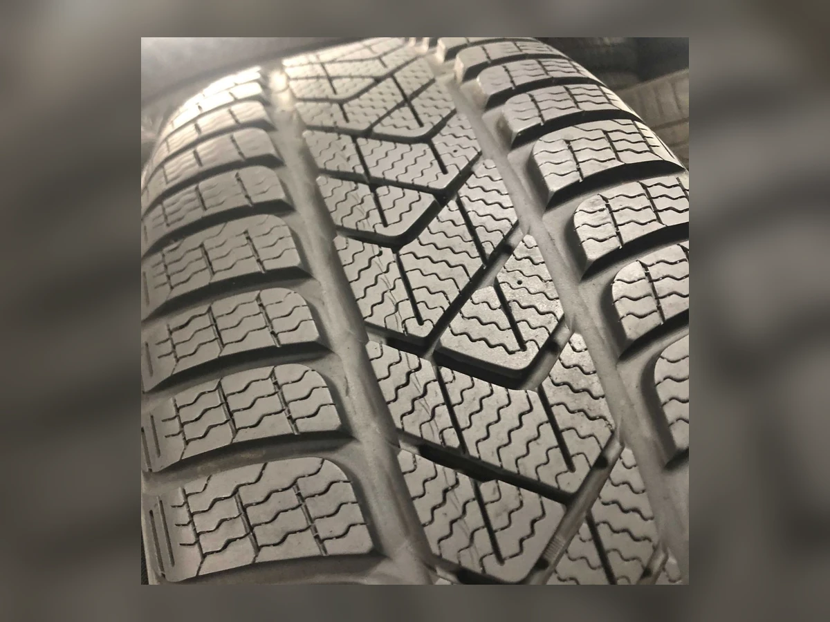 Pirelli — 215/55 R17 — Pirelli 215/55 R17 Зима (липучка) 4 шт (Комплект) — 6.0