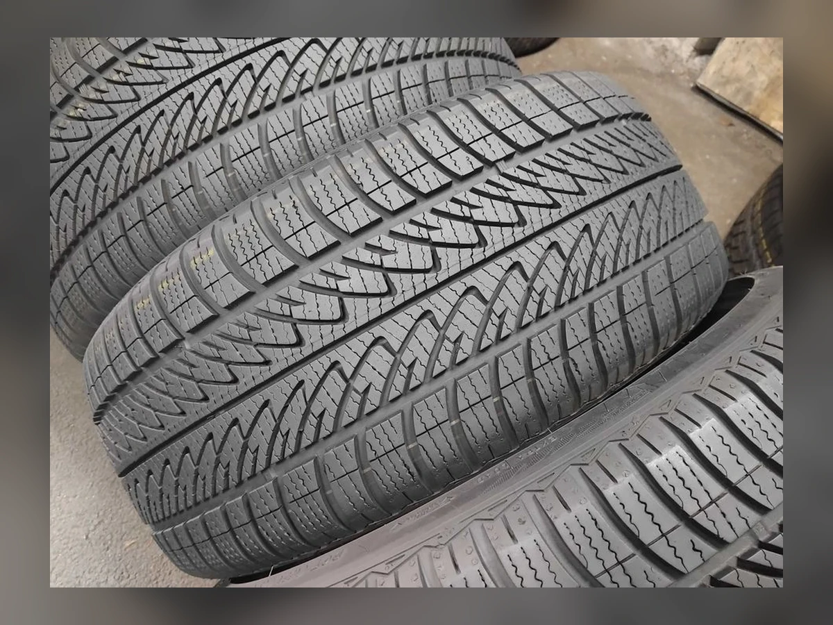 Goodyear — 225/40 R18 — Goodyear 225/40 R18 Зима (липучка) 4 шт (Комплект) — 5.5
