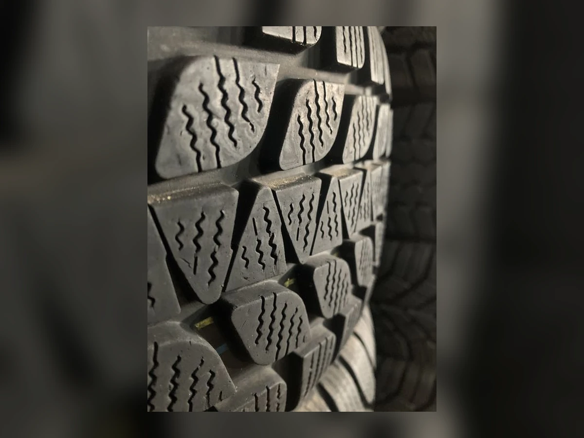 Bridgestone — 195/65 R15 — Bridgestone 195/65 R15 Зима (липучка) 4 шт (Комплект) — 6.5