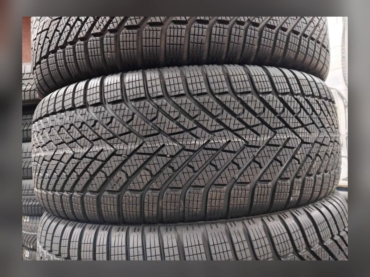 Pirelli — 225/55 R18 — Pirelli 225/55 R18 Зима (липучка) 4 шт (Комплект) — 5.5