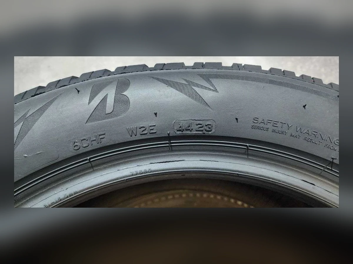 Bridgestone — 205/55 R17 — Bridgestone 205/55 R17 Зима (липучка) 4 шт (Комплект) — 6.0