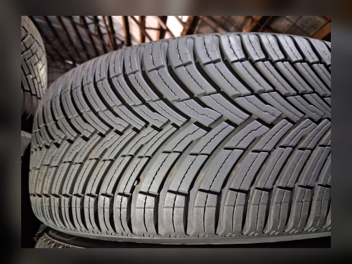 Pirelli — 235/45 R19 — Pirelli 235/45 R19 Всесезонка 2 шт (Пара) — 7.0