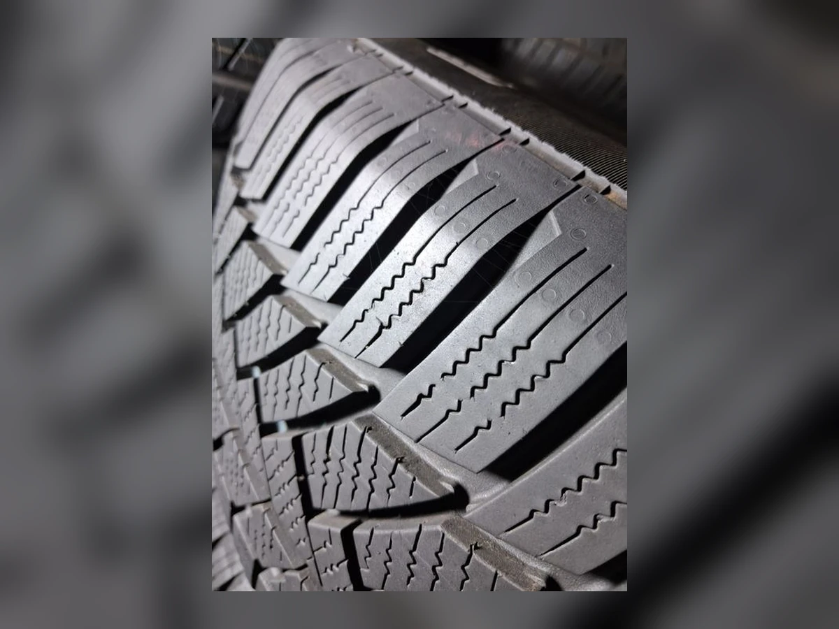 Continental — 235/55 R19 — Continental 235/55 R19 Зима (липучка) 4 шт (Комплект) — 4.0