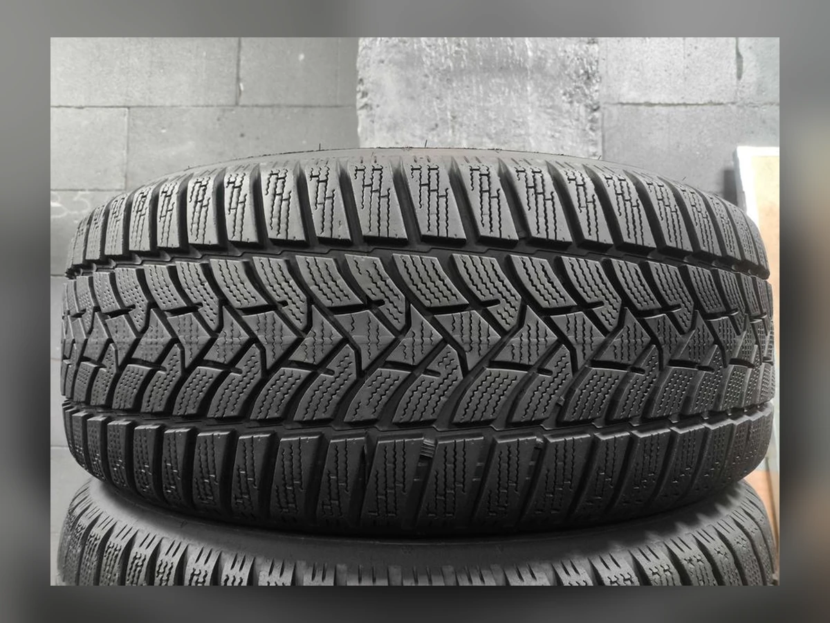 Dunlop — 215/55 R17 — Dunlop 215/55 R17 Зима (липучка) 4 шт (Комплект) — 5.5