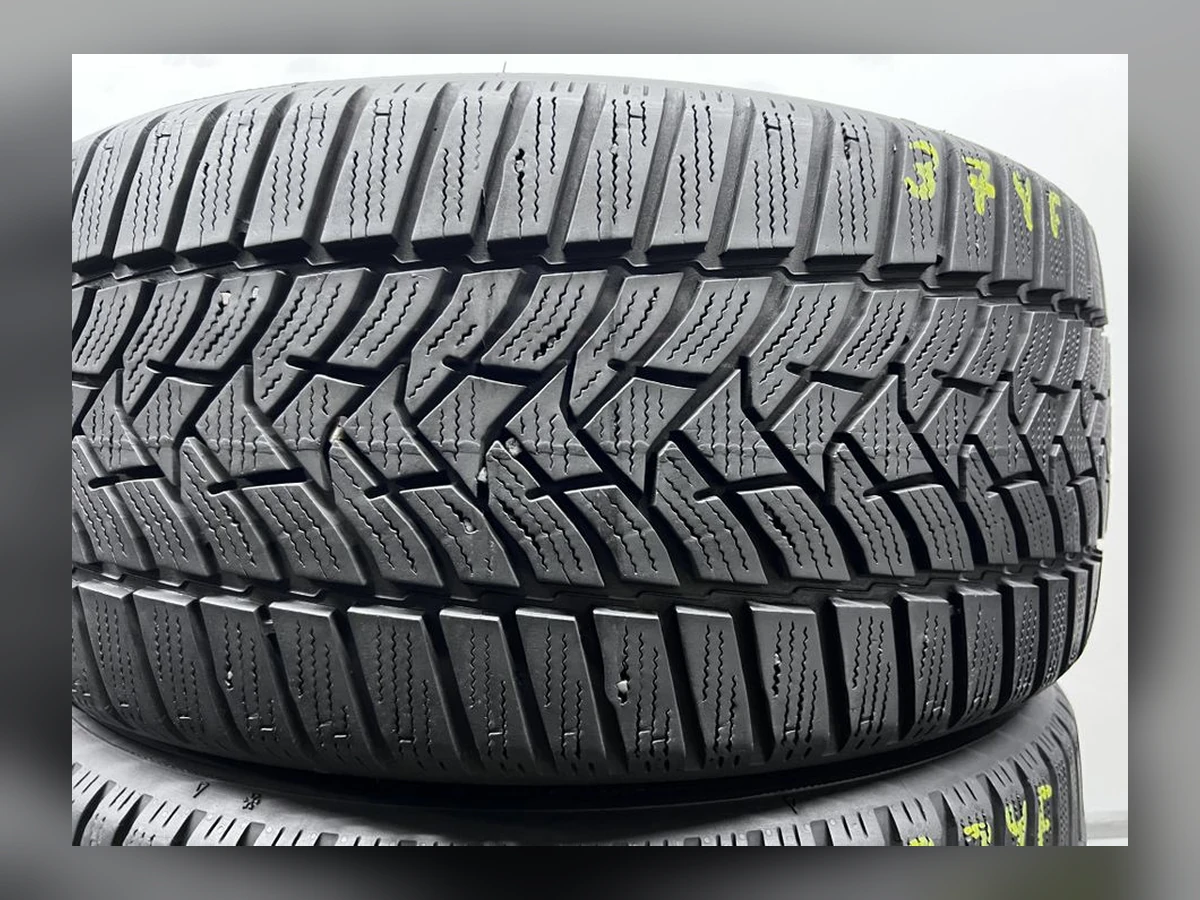 Dunlop — 225/40 R18 — Dunlop 225/40 R18 Зима (липучка) 4 шт (Комплект) — 8.0