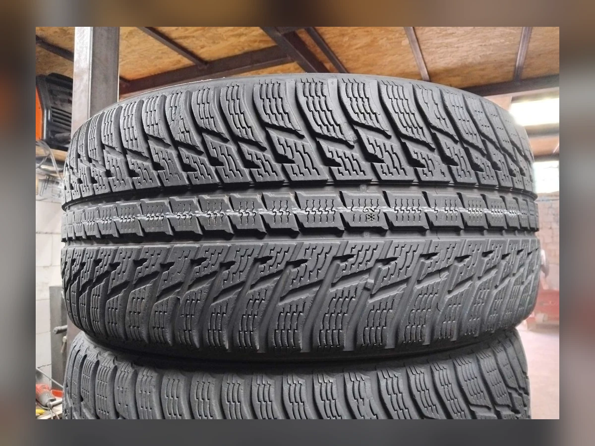 Nokian — Nokian 285/40 R21 — 285/40 R21