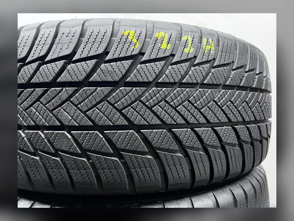 Bridgestone — 215/55 R18 — Bridgestone 215/55 R18 Зима (липучка) 2 шт (Пара) — 6.5