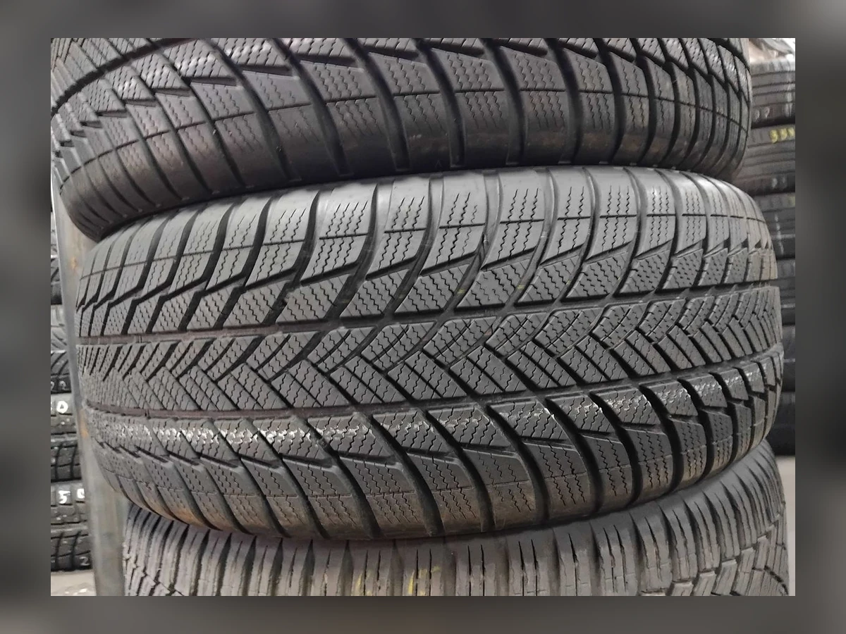 Bridgestone — 225/55 R18 — Bridgestone 225/55 R18 Зима (липучка) 4 шт (Комплект) — 5.5