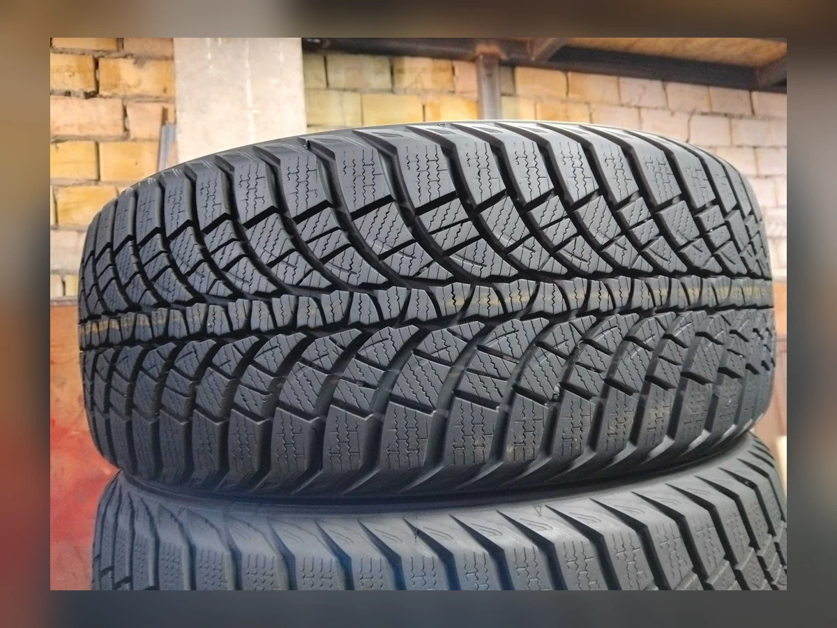 Kumho — 215/50 R17 — Kumho 215/50 R17 Зима (липучка) 4 шт (Комплект) — 5.5