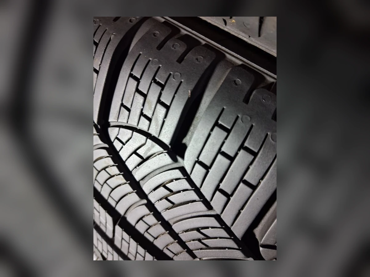 Pirelli — 235/40 R19 — Pirelli 235/40 R19 Зима (липучка) 4 шт (Комплект) — 3.5