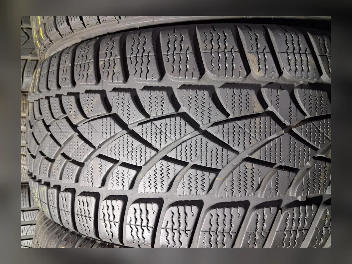 Dunlop — Dunlop 235/40 R19 — 235/40 R19