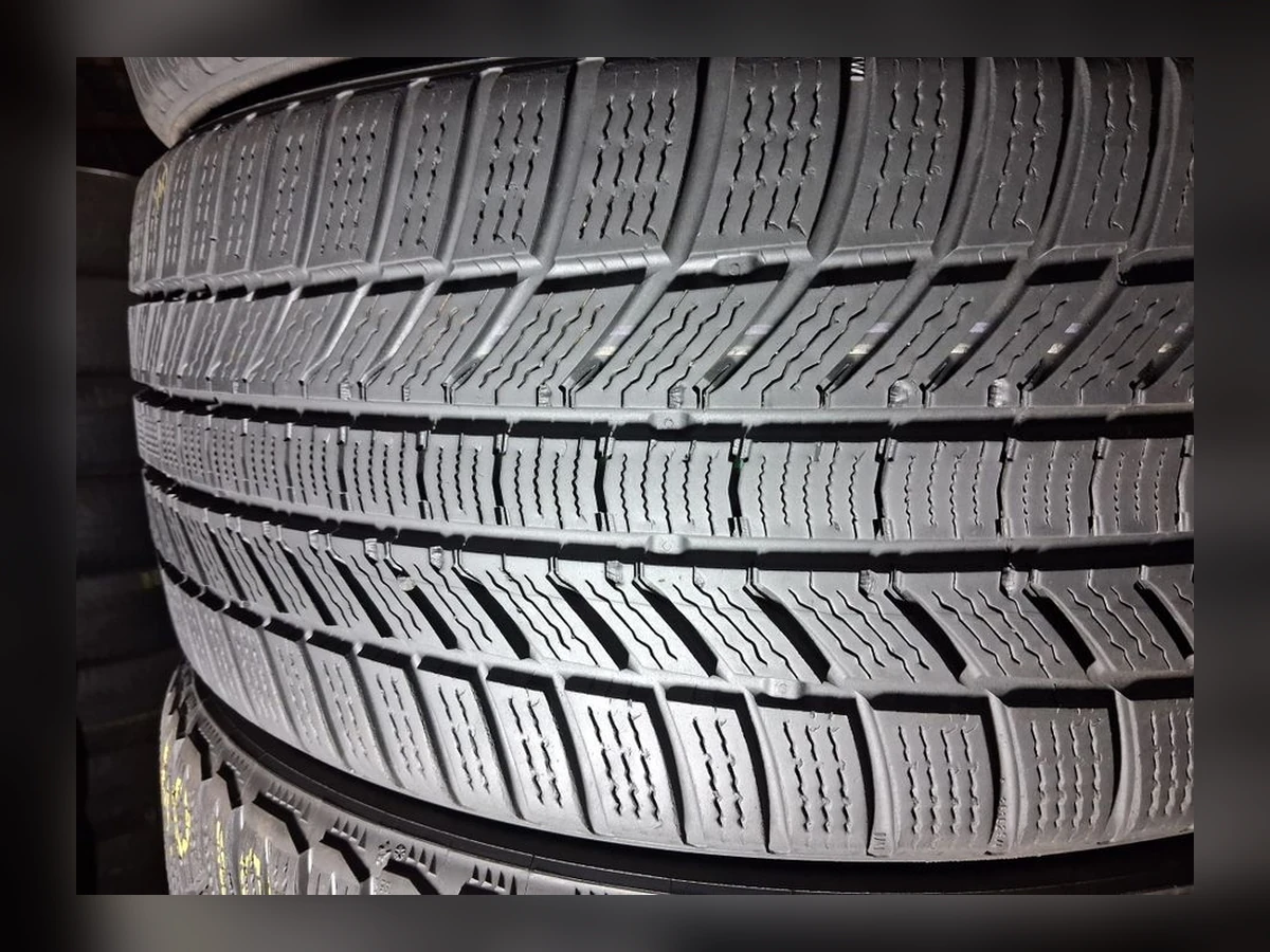 Michelin — Michelin 235/40 R19 — 235/40 R19