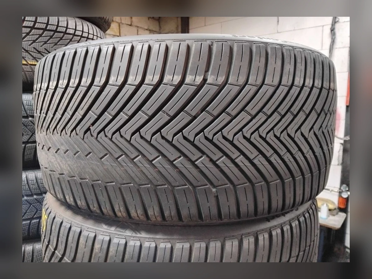 Continental — 245/35 R18 — Continental 245/35 R18 Всесезонка 2 шт (Пара) — 5.5
