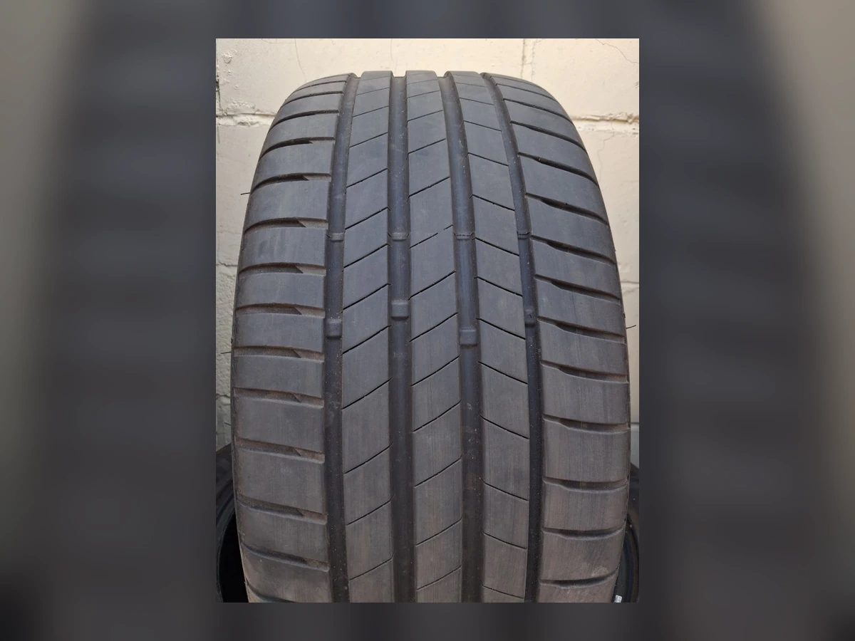 Michelin — Michelin 235/40 R19 — 235/40 R19