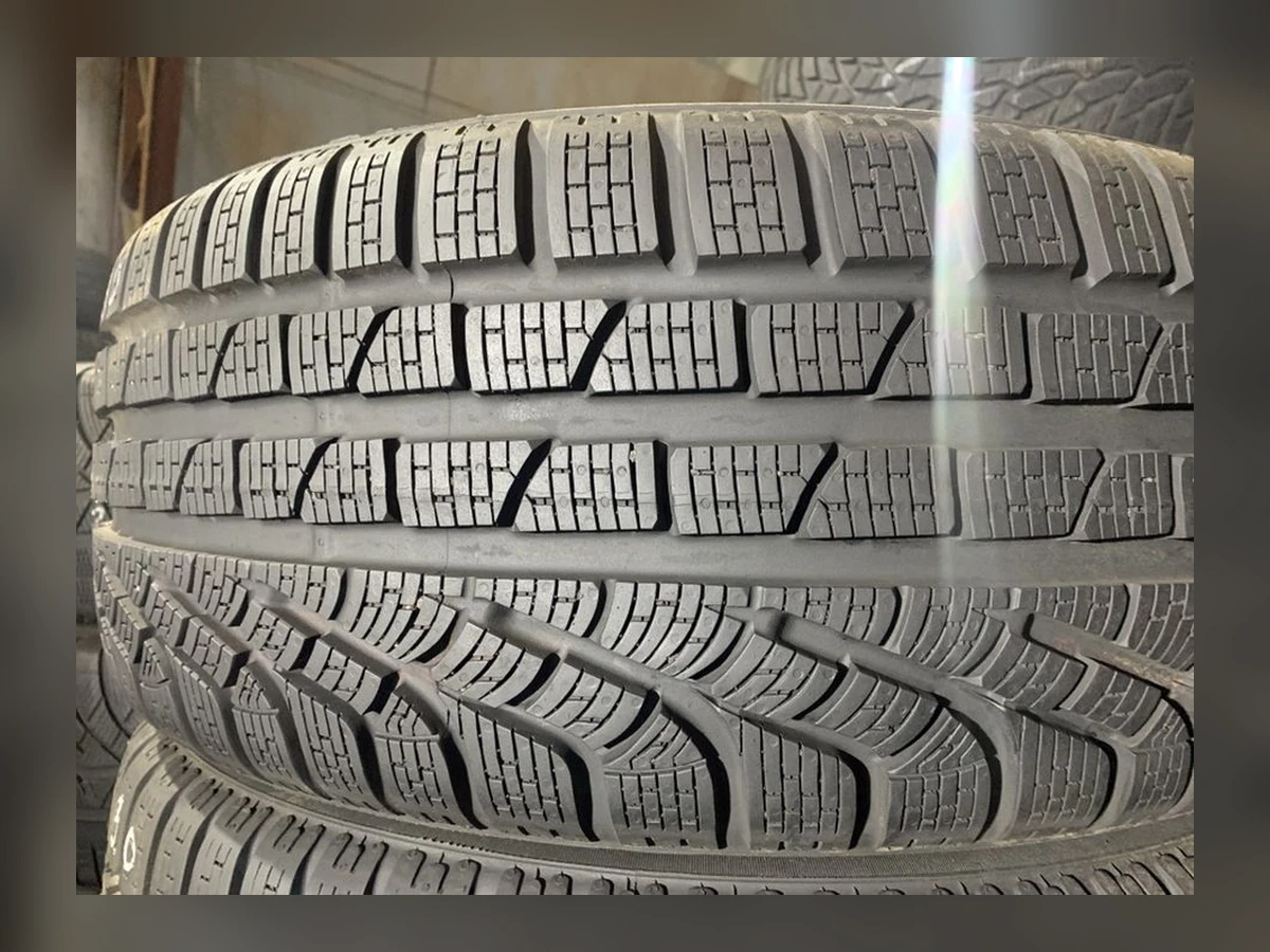 Pirelli — 235/45 R18 — Pirelli 235/45 R18 Зима (липучка) 2 шт (Пара) — 7.0