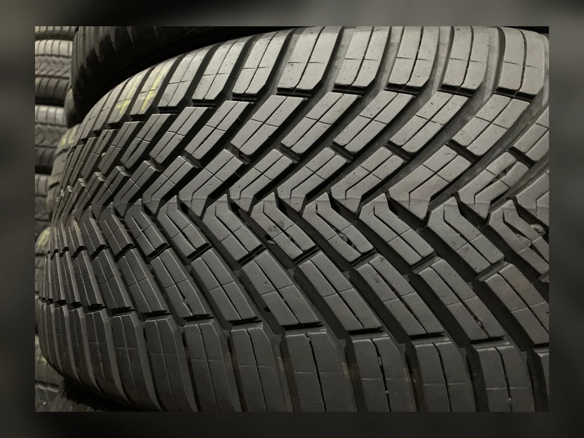 Continental — 245/45 R18 — Continental 245/45 R18 Всесезонка 4 шт (Комплект) — 7.5