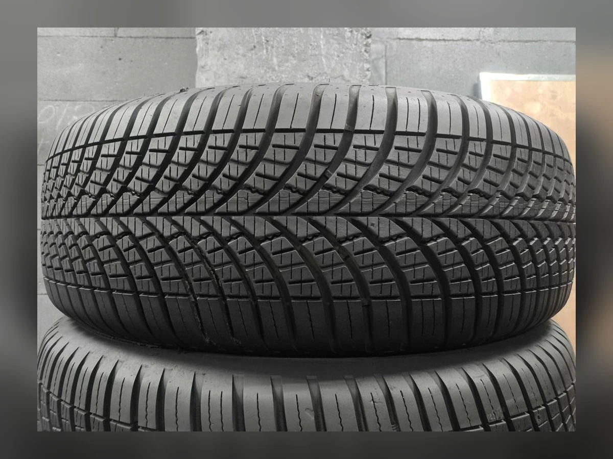 Goodyear — 215/60 R17 — Goodyear 215/60 R17 Всесезонка 4 шт (Комплект) — 5.5