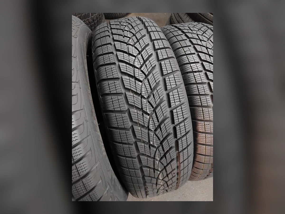 Goodyear — 235/65 R17 — Goodyear 235/65 R17 Зима (липучка) 4 шт (Комплект) — 5.5