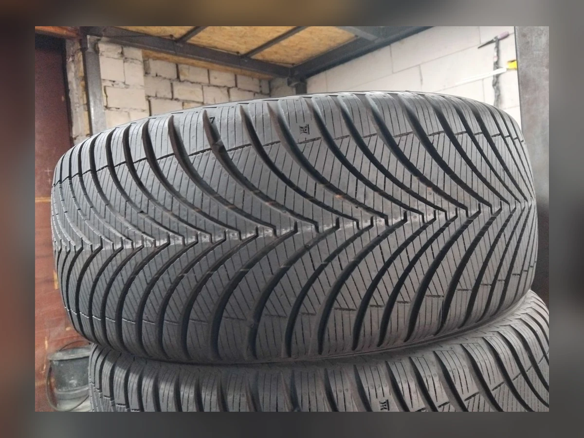 Kumho — 225/45 R18 — Kumho 225/45 R18 Всесезонка 2 шт (Пара) — 5.5