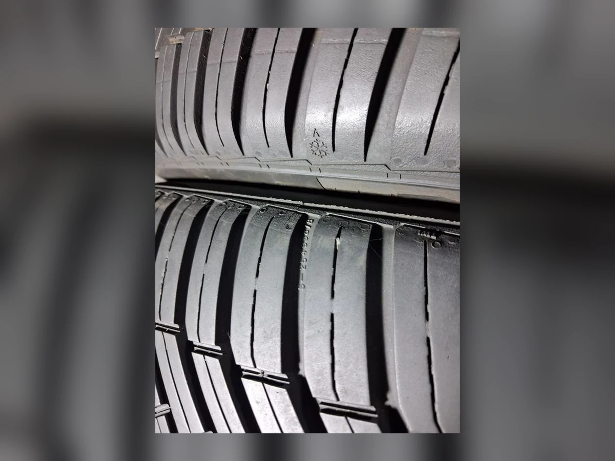 Continental — 235/45 R19 — Continental 235/45 R19 Всесезонка 2 шт (Пара) — 7.0