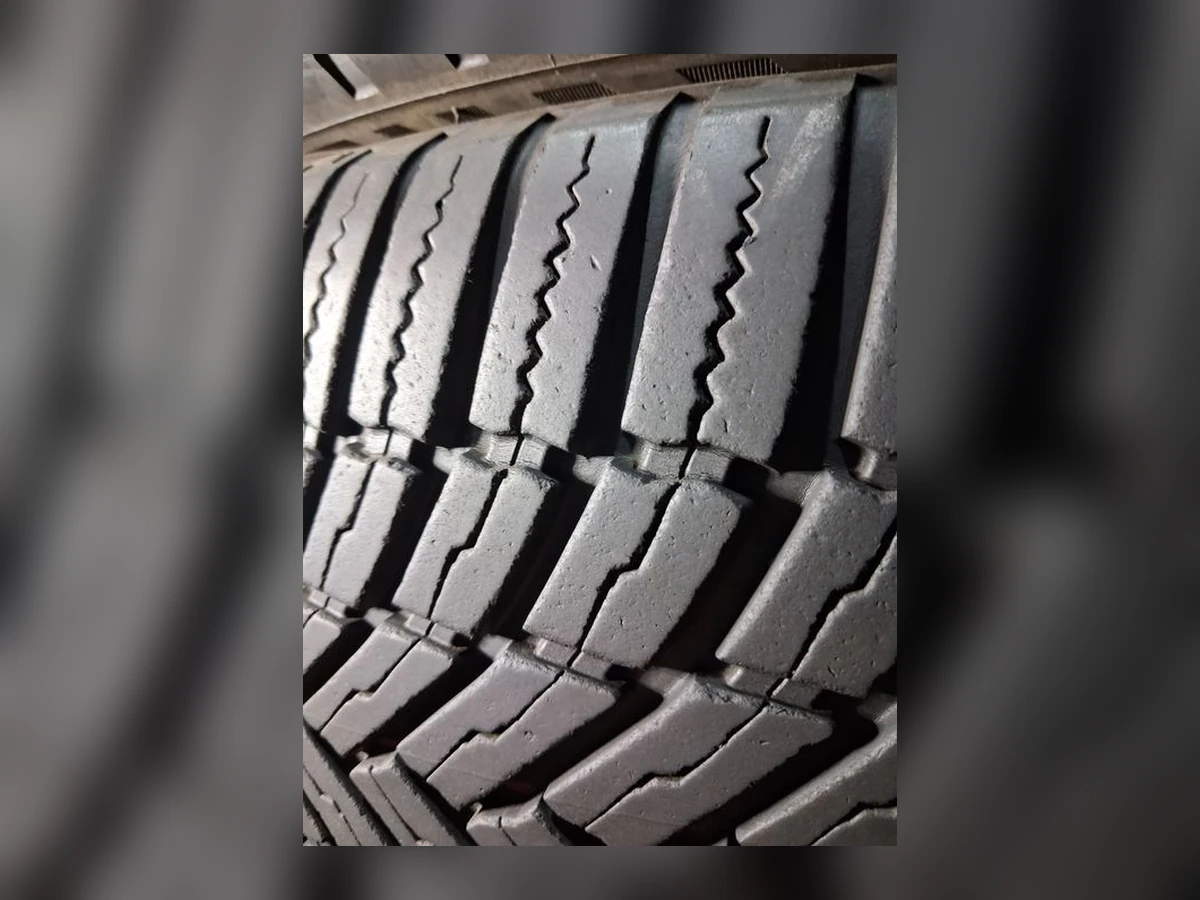 Bridgestone — 235/45 R19 — Bridgestone 235/45 R19 Всесезонка 2 шт (Пара) — 6.5