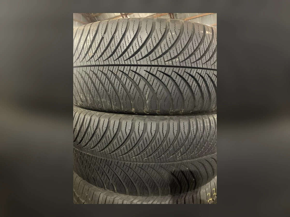 Goodyear — 215/55 R17 — Goodyear 215/55 R17 Всесезонка 4 шт (Комплект) — 3.5