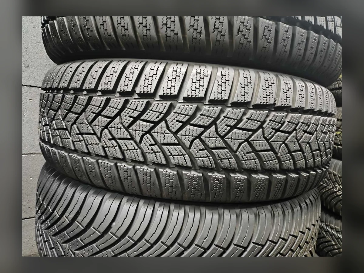 Dunlop — 205/60 R16 — Dunlop 205/60 R16 Зима (липучка) 4 шт (Комплект) — 8.5+ (Новая)