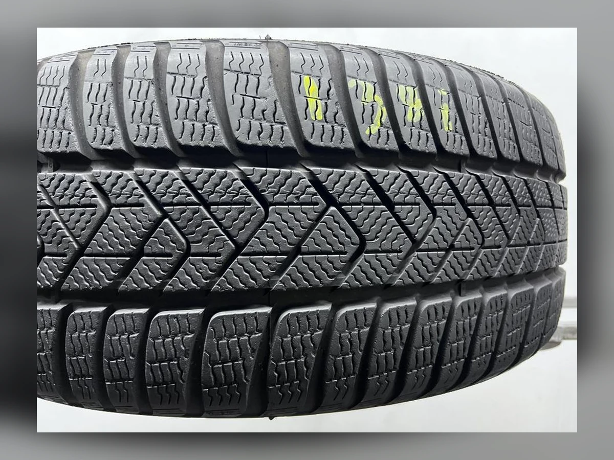 Pirelli — 235/45 R18 — Pirelli 235/45 R18 Зима (липучка) 1 шт (Одиночка) — 7.5