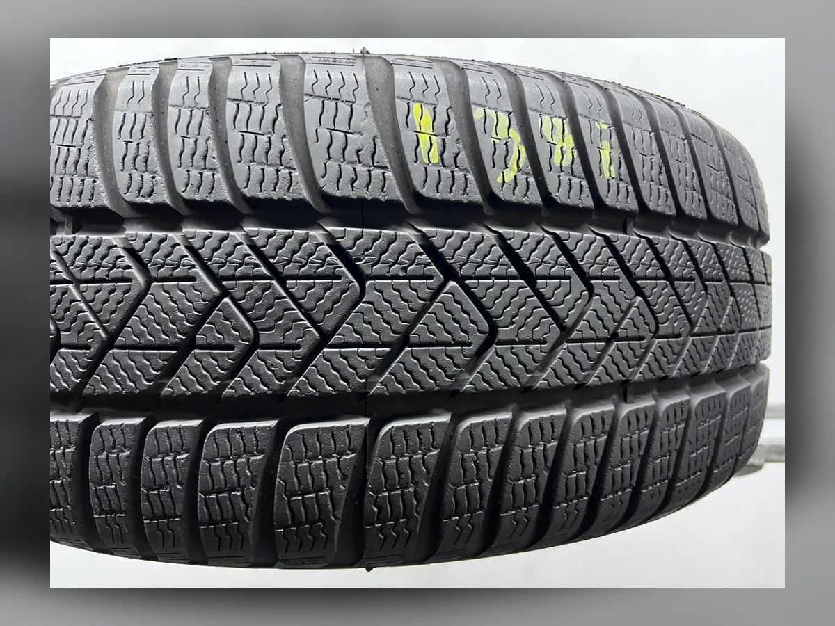 Pirelli — 235/45 R18 — Pirelli 235/45 R18 Зима (липучка) 1 шт (Одиночка) — 7.5