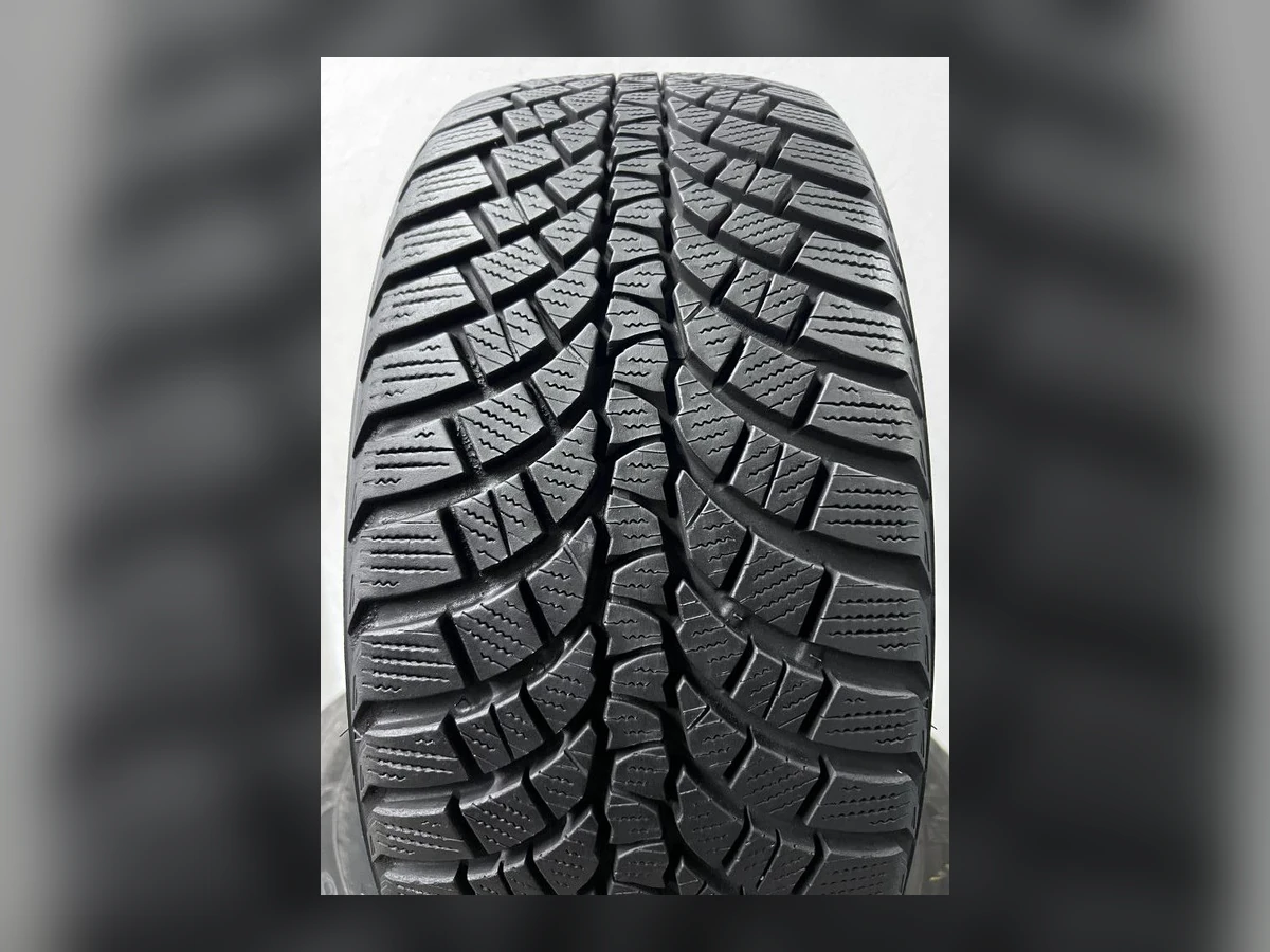 Kumho — 225/45 R17 — Kumho 225/45 R17 Зима (липучка) 1 шт (Одиночка) — 8.5+ (Новая)
