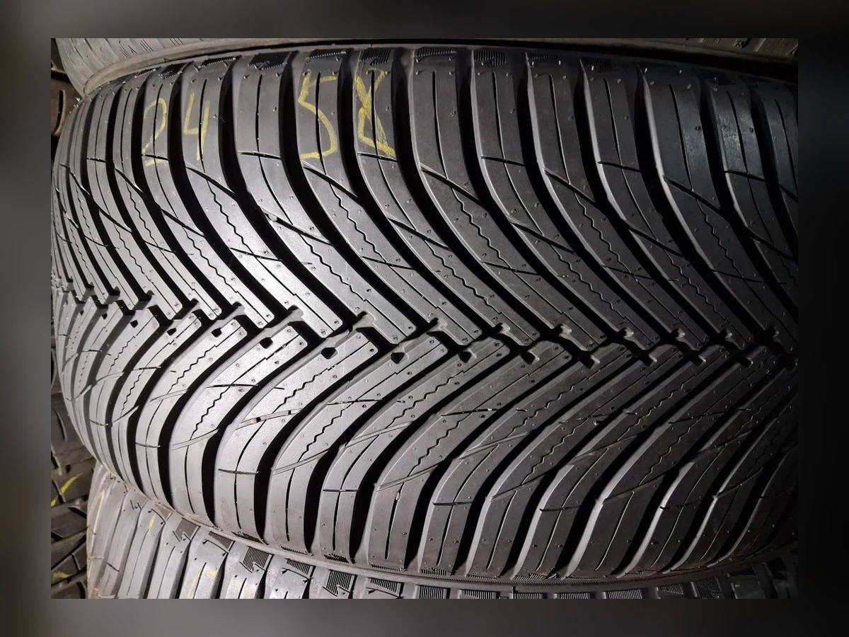 Michelin — 245/40 R20 — Michelin 245/40 R20 Всесезонка 2 шт (Пара) — 7.0