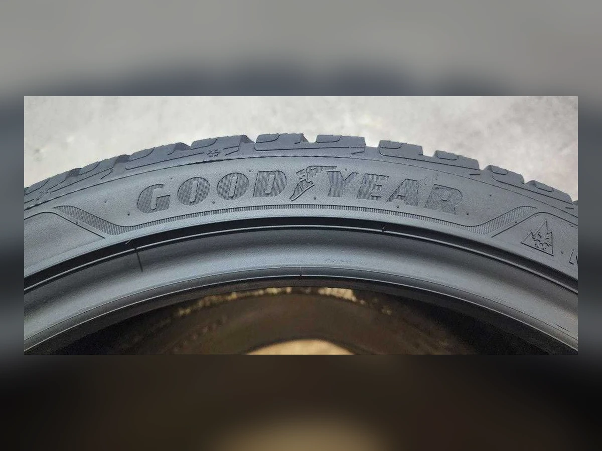Goodyear — 225/40 R19 — Goodyear 225/40 R19 Зима (липучка) 2 шт (Пара) — 7.0