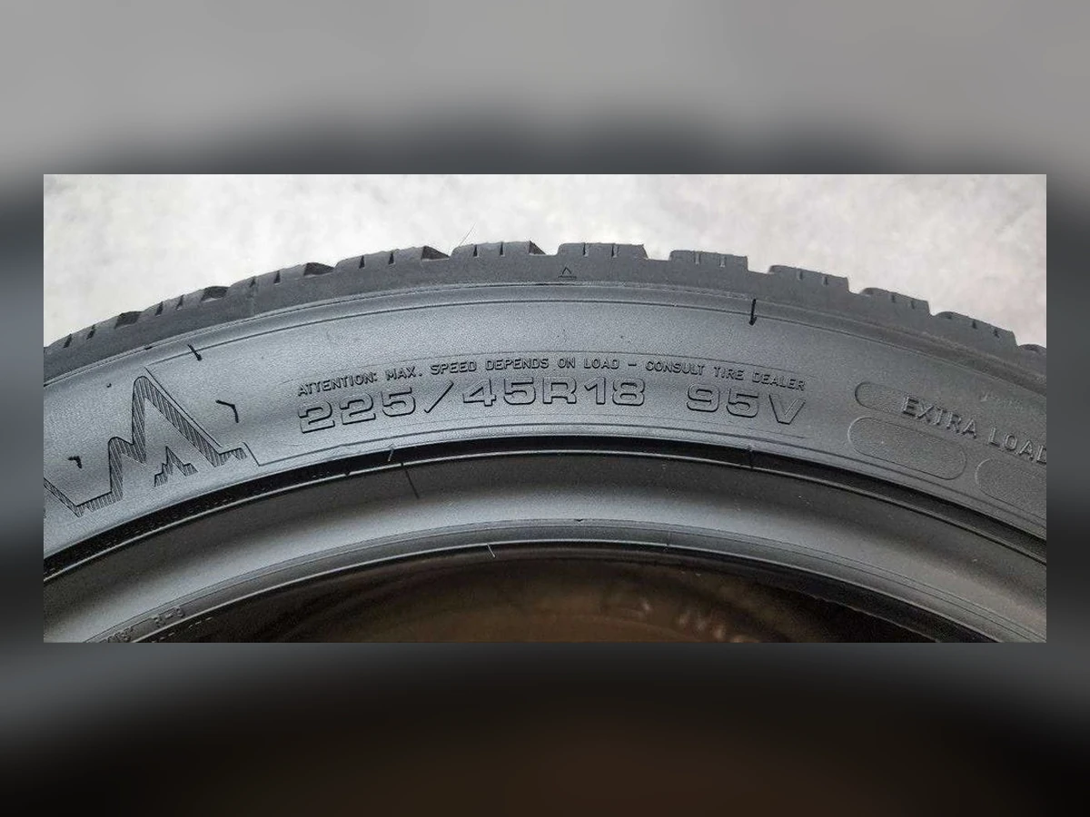 Dunlop — 225/45 R18 — Dunlop 225/45 R18 Зима (липучка) 2 шт (Пара) — 6.0