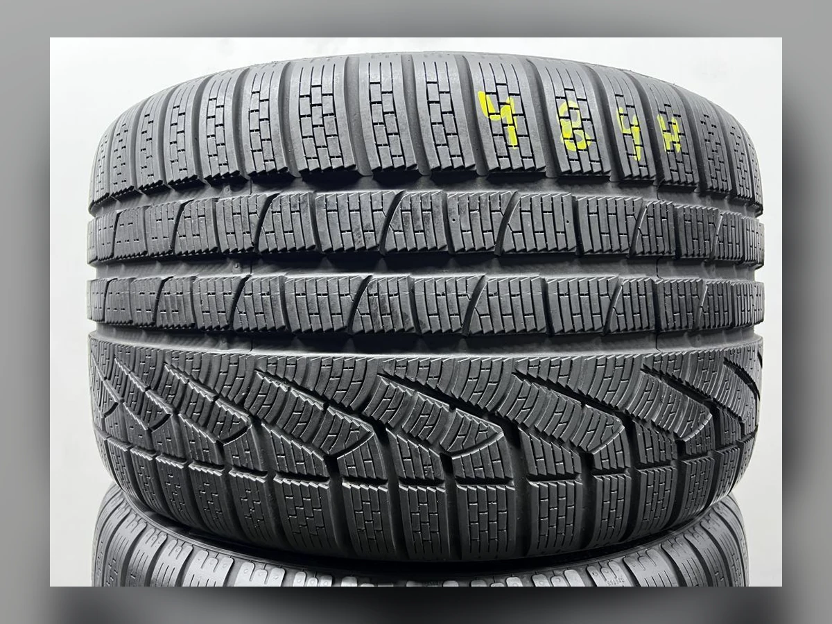 Pirelli — Pirelli 295/35 R18 — 295/35 R18