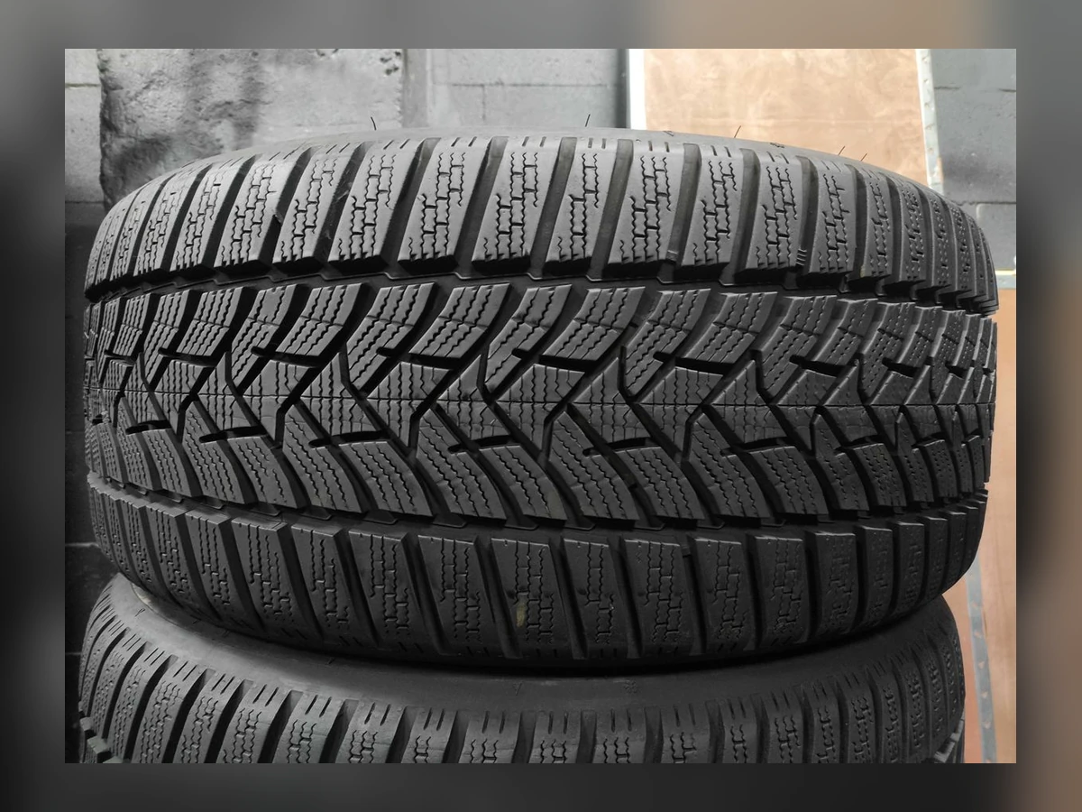 Dunlop — Dunlop 225/45 R17 — 225/45 R17