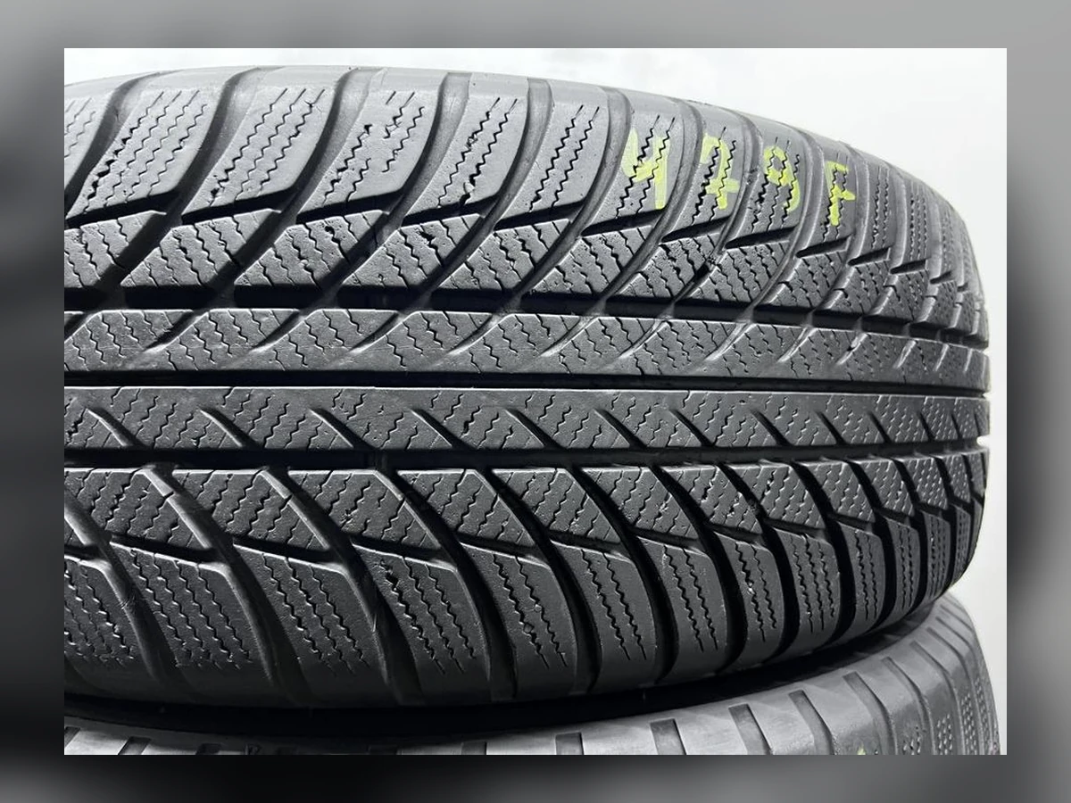 Bridgestone — 215/65 R17 — Bridgestone 215/65 R17 Зима (липучка) 2 шт (Пара) — 6.5