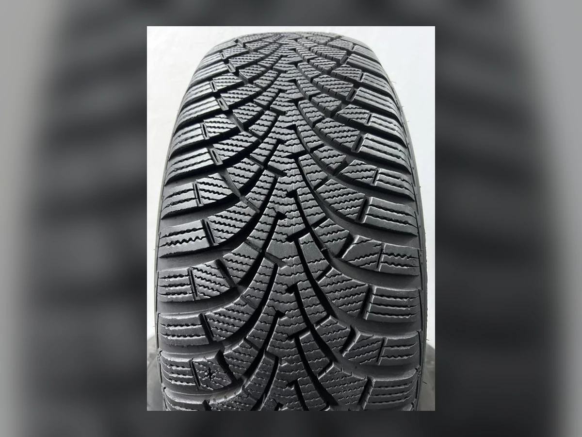 Goodyear — 205/55 R16 — Goodyear 205/55 R16 Зима (липучка) 4 шт (Комплект) — 8.5+ (Новая)