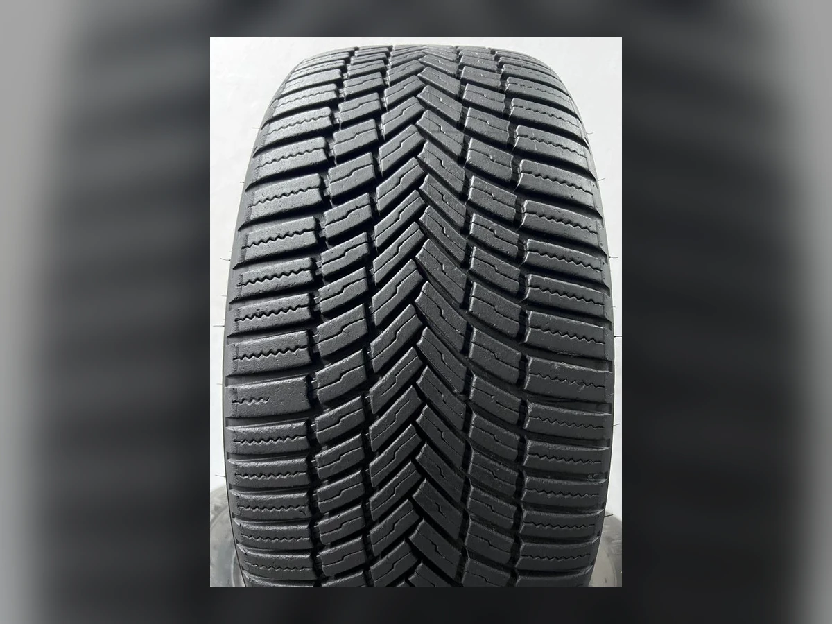 Bridgestone — Bridgestone 225/40 R19 — 225/40 R19