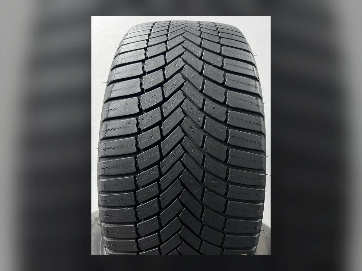 Bridgestone — Bridgestone 225/40 R19 — 225/40 R19